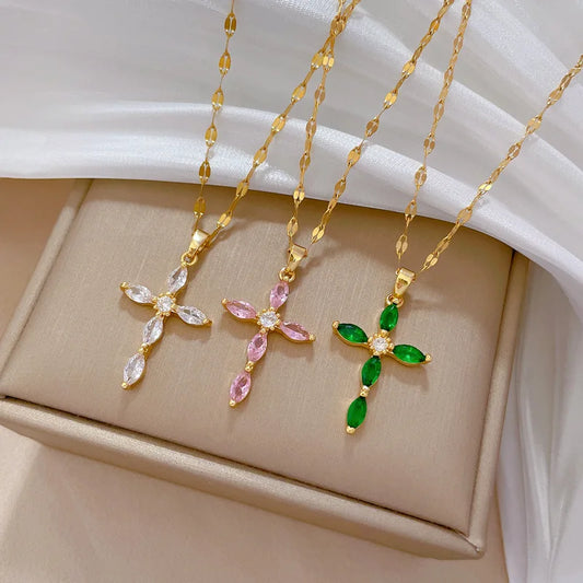 Fashionable Green Cross Necklace – Retro Light Luxury Christian Jewelry for Women