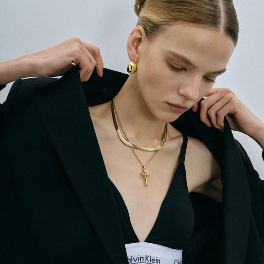 Uworld Waterproof Christian Cross Pendant – Stainless Steel Necklace for Daily Faith & Gift Giving